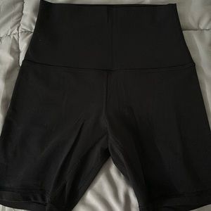 Lululemon high rise short 6’’